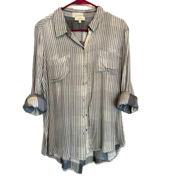 Lucky Brand Tops - 𝅺LUCKY Brand Cotton Button-down Top - White and Gray, size large